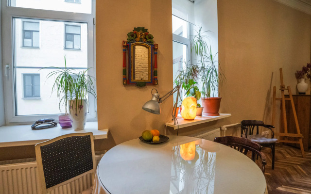 Апартаменты Аутентичная Квартира с Раритетной Печью 19 Века