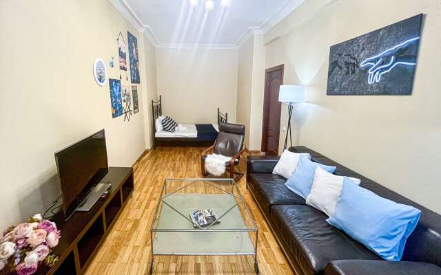 Квартира 3-Ком Квартира у Экспоцентра БонАпарт