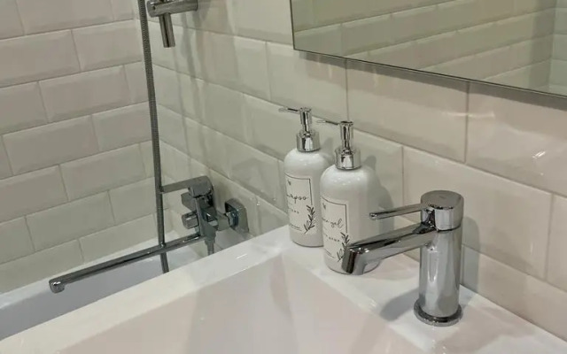 Na Bulvare Aleksandra Grina 2k1 Apartments