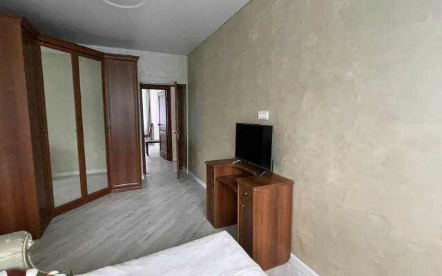 Квартира Трехкомнатная на улице Октябрьская 50