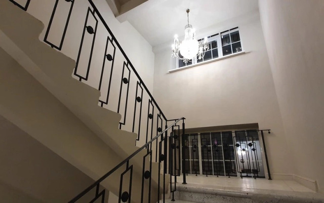 Апартаменты Вольная 25