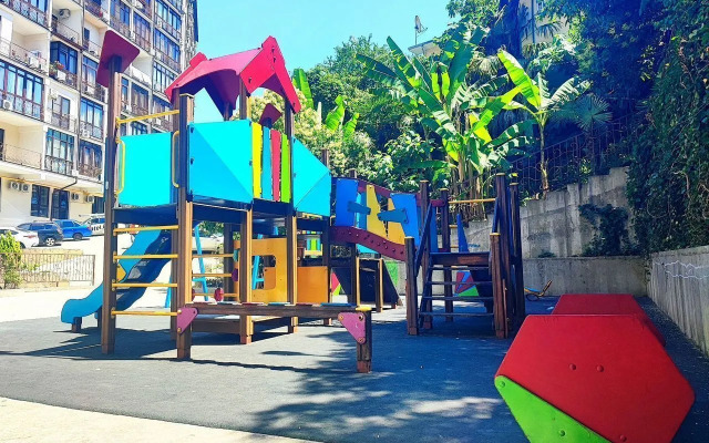 S Lodzhiey i Vidom na Les Flat