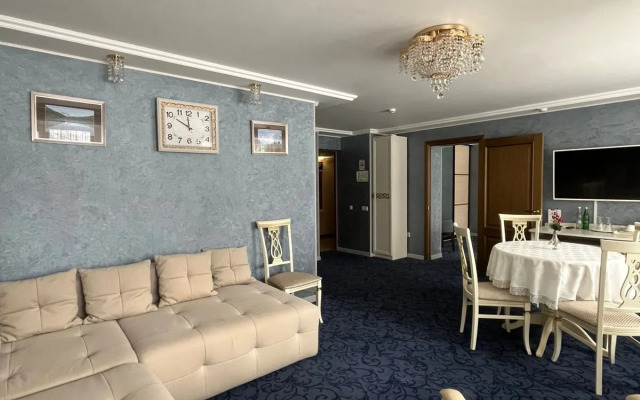 Hotel Gostinichno-Restorannyij Kompleks ZIHIYa