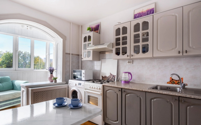 Sutkiru V Razvitom Zhilom Mikrorayone Flat