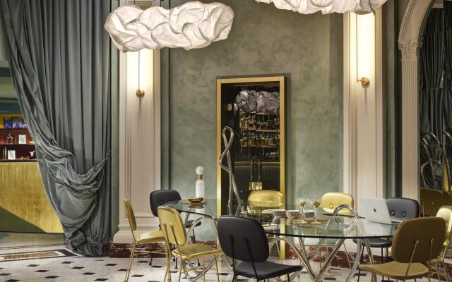 Leon's Place Hotel