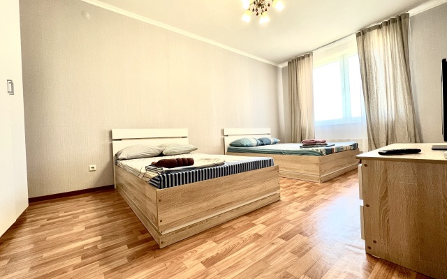 Na shosse Kosmonavtov u Trk Planeta Apartments