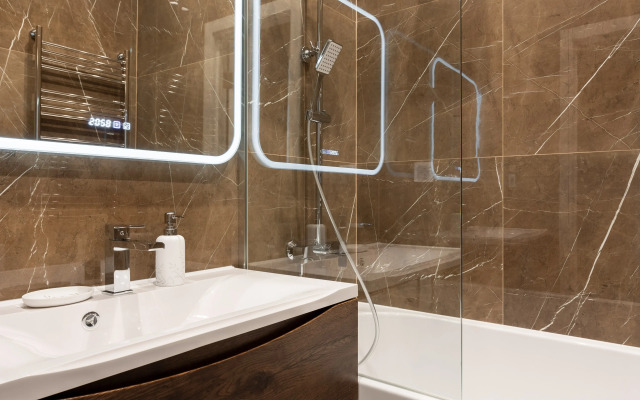 Апартаменты LetYourFlat King