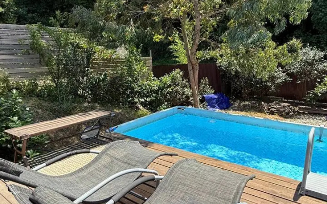 U Lesa S Basseynom Private House
