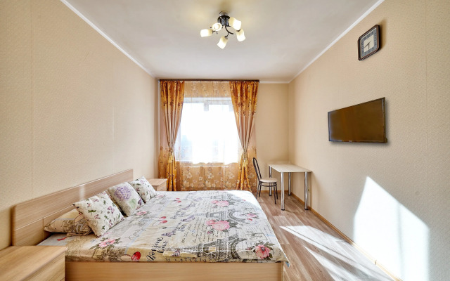 Evrodvushka na 15 etazhe na 6 chelovek, v ZhK Solnechnyj  Flat