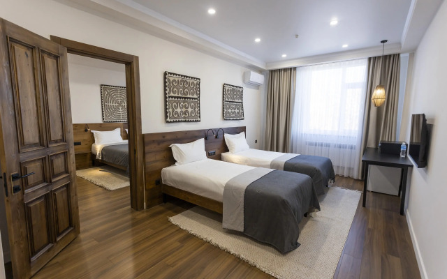 Akjola Hotel