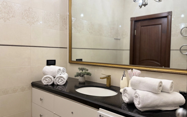 Апартаменты с 2 спальнями рядом с площадью от Sweet Home