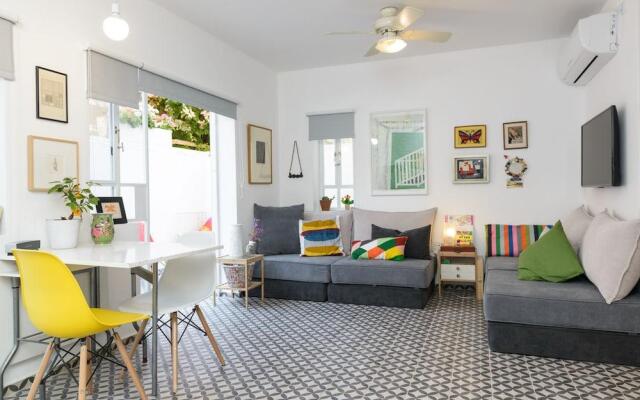 Vintage & Chic With Patio By Feelhome Apartments