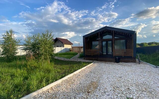 Dom s Mangalnoy Zonoy i Saunoy Aparts Haus Privat House