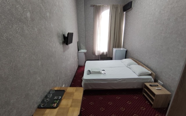 Yani Guest house