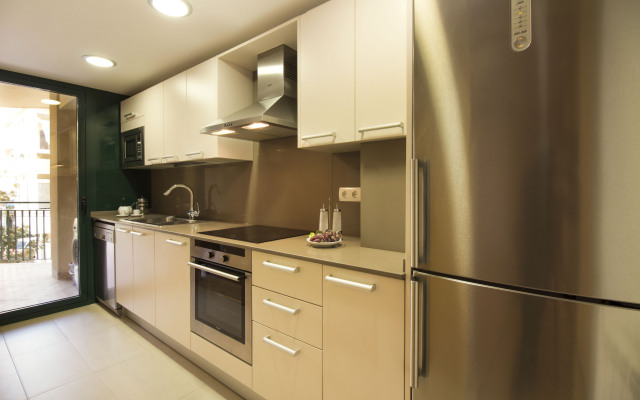 Elcano Apartments