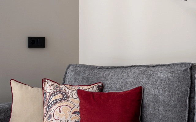 Granat s Basseynom i Mangalnoy Zonoy Villa