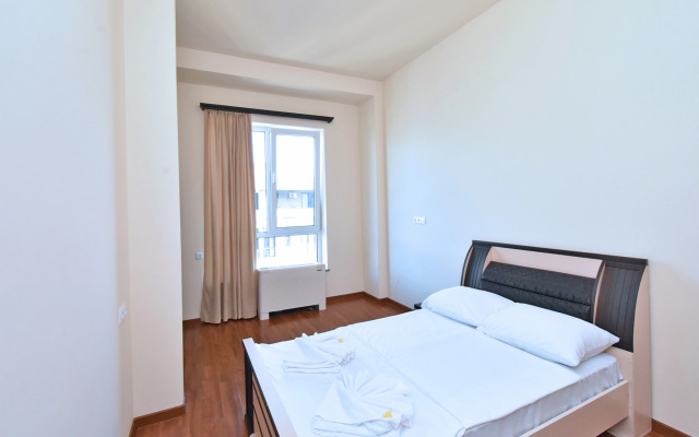 4-Komn. V Zdanii Bulvar Plaza, di644 Flat