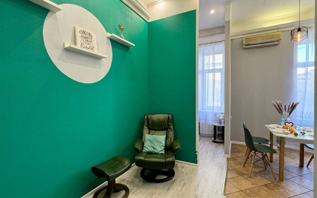 Апартаменты SivakApart c балконом на Невский и видом на набережную