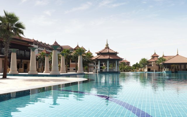 Курортный отель Anantara The Palm Dubai Resort