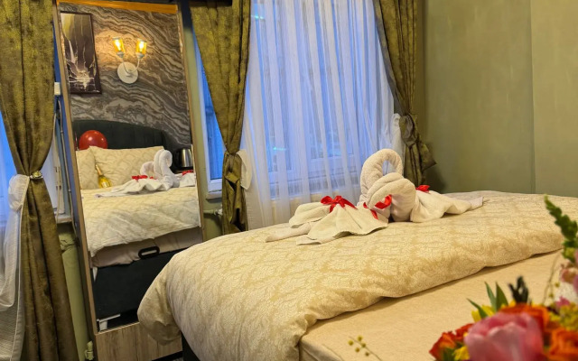 Gur Royal Suit Apartments