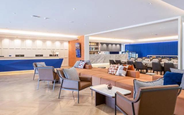 Отель Blue Hippo Hotel