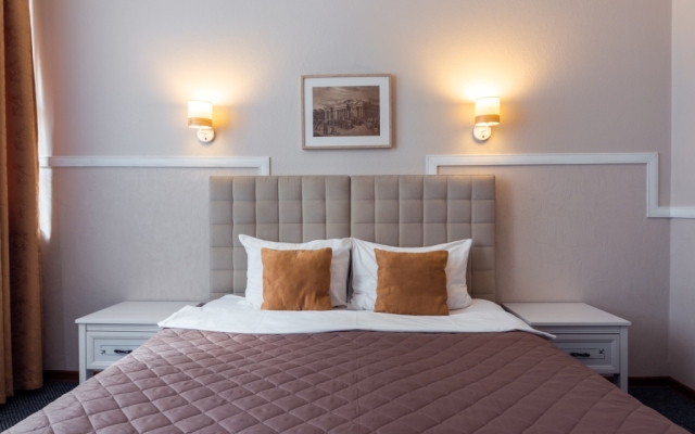 Отель Искра