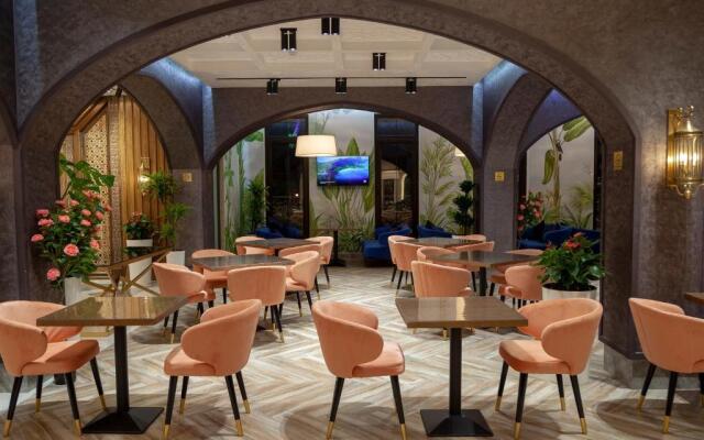 Paradise Plaza Luxury Hotel