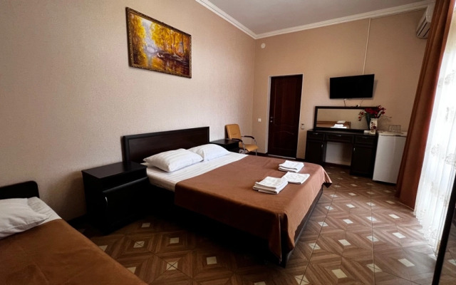 Kristal Hotel