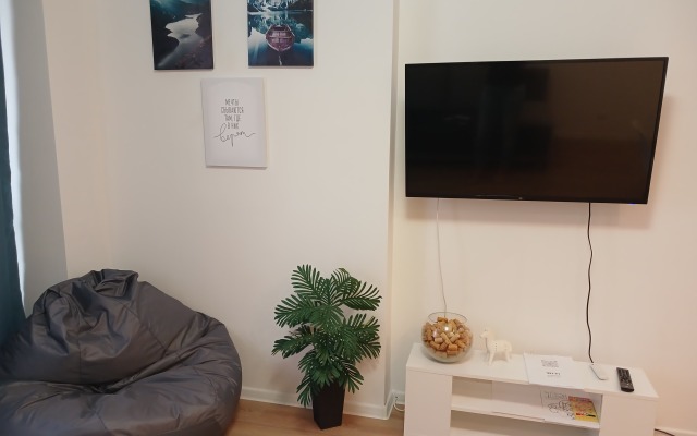 Yevrodvushka Ryadom S Metro V Novom Zhk Apartment