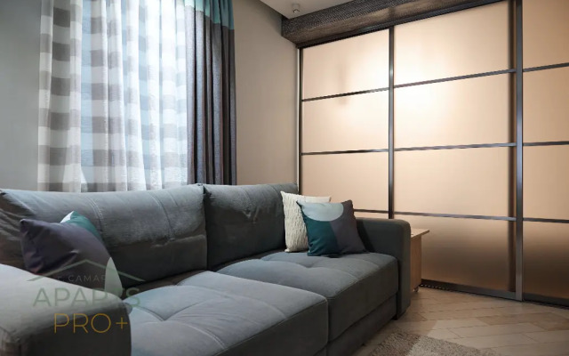 Aparts Pro Stilnaya studiya u Volgi v ZHK Brig na 7 etazhe Flat