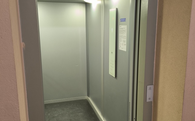 Апартаменты на 8-м этаже в центре, 70 кв. м.