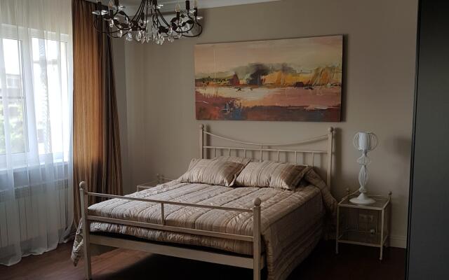 Na Vishnevoy 11 Guest House