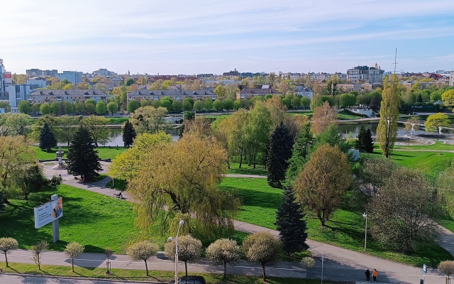 Апартаменты Центр, красивый вид на озеро, 9 этаж, лифт