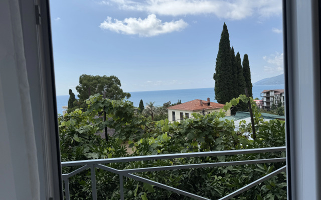 Nacharianoff Guest House