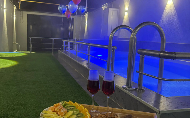 Гостевой дом Дом с бассейном на берегу