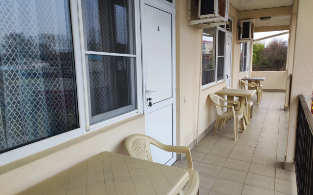 Emiliya Guest House