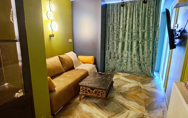 Mtrediani Art Rainbow Apartments