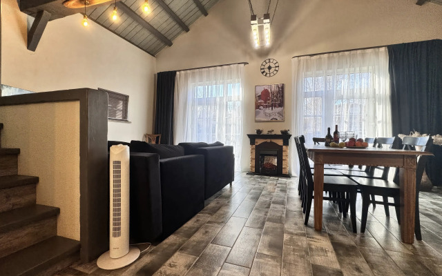 Kottedzh U Pristani V Centre Goroda Private House