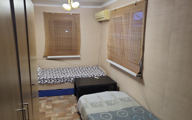 V Samom Tsentre Goroda Sukhum Apartments