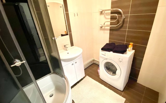 Bolshaya Studiya V Novostroe Apartments