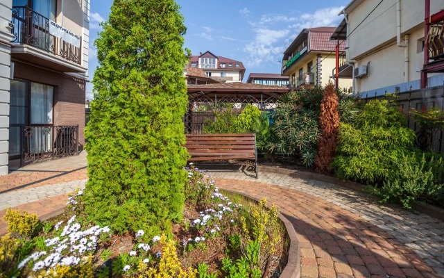 More Rooms na Marsovom Apartment