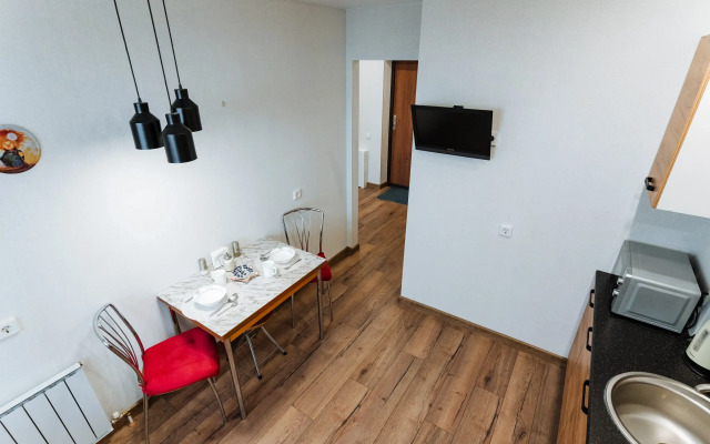 Uyutnaya S Dizaynerskim Remontom V Novom Dome Flat