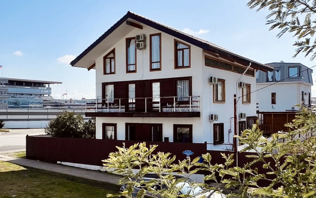 Podsolnuh Village Guest House