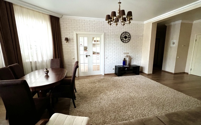 Uyutnaya Kvartira  vblizi Kremlya Flat