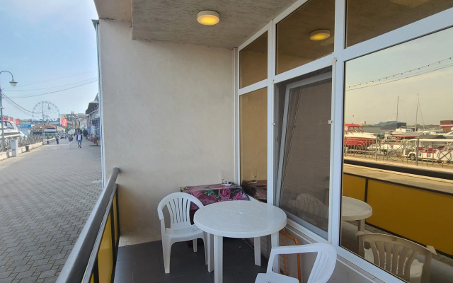 2-Komnatnye Na Naberezhnoy Flat