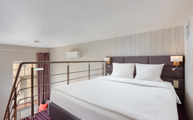 Pyatiy Ugol Hotel