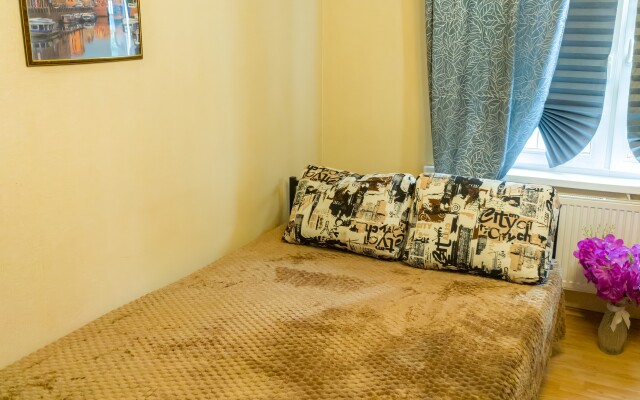 Апартаменты на площади Восстания