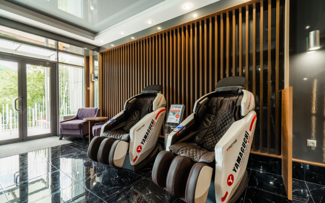 Greis Nebug Kalipso Hotel