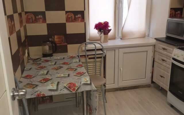 Na Druzhby 4 Apartments