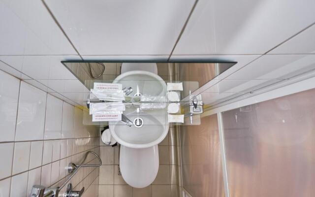 Kapsulnyij Hotel StritArt